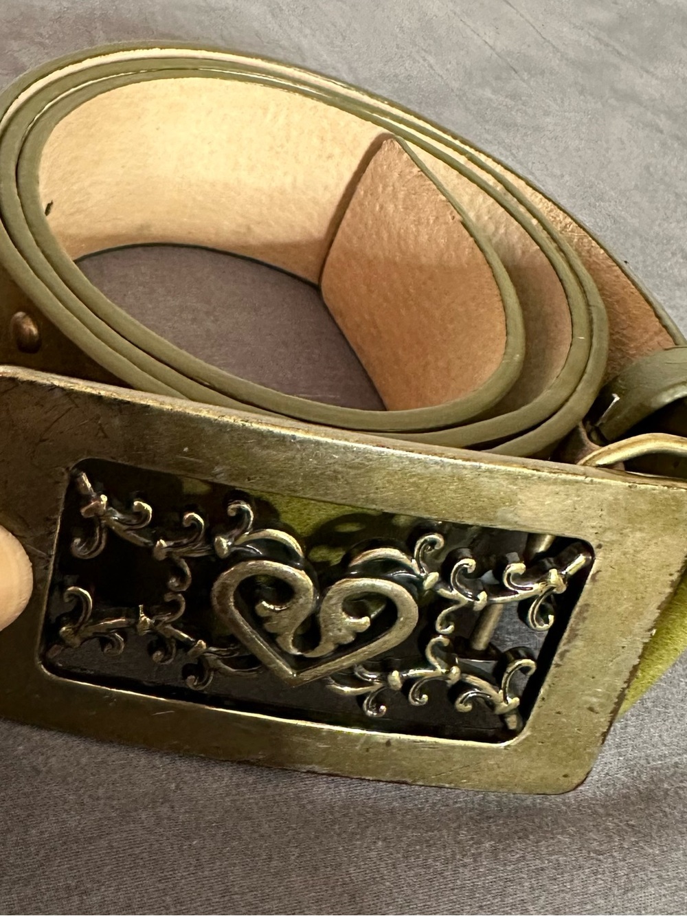 Amiee Lynn green leather belt with heart buckle. Size M